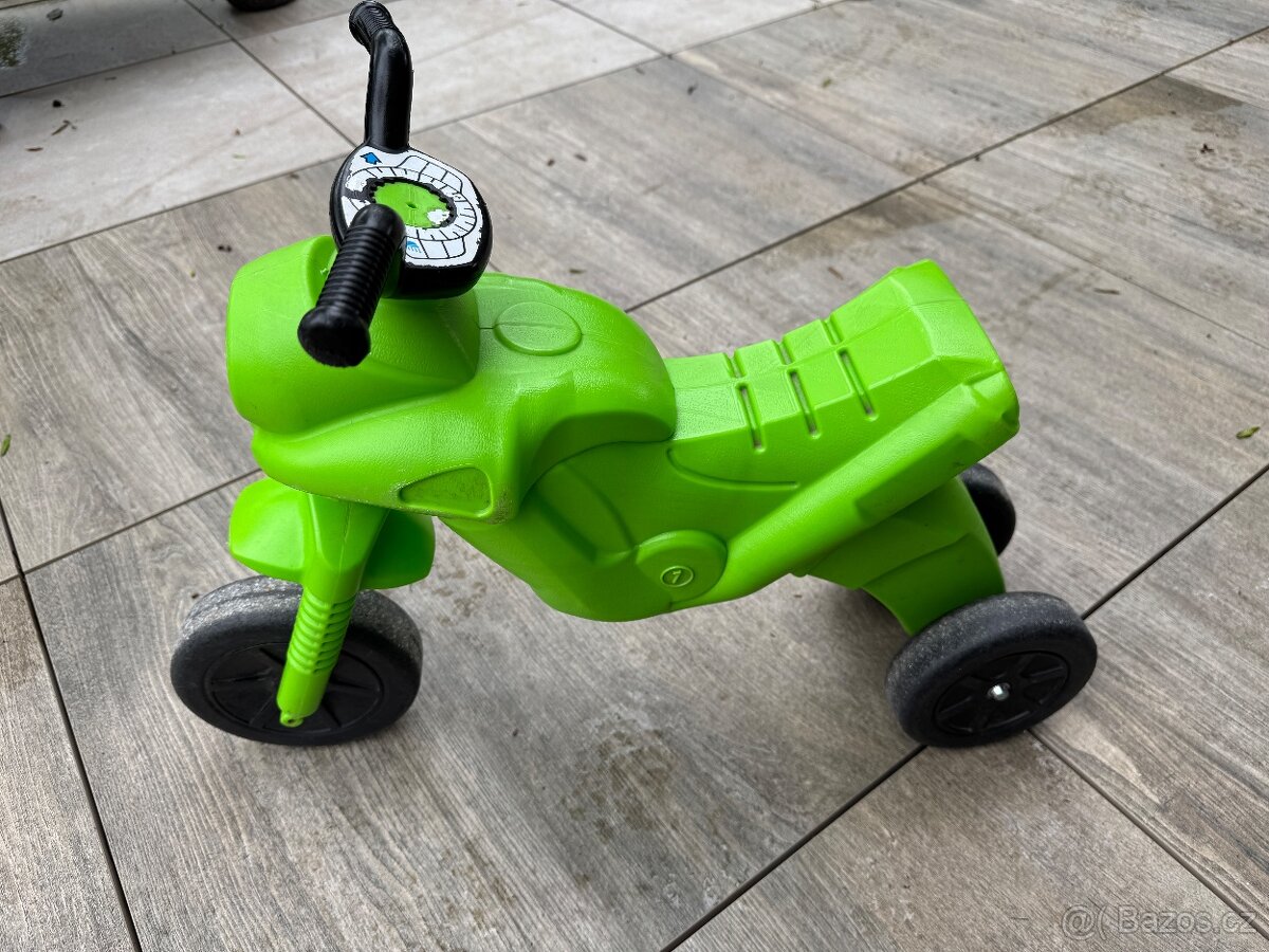 Plastová motorka vyšší