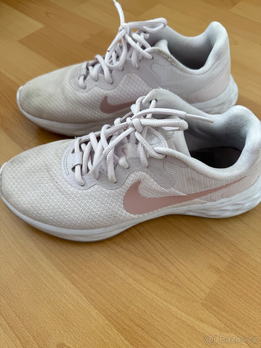 Nike boty