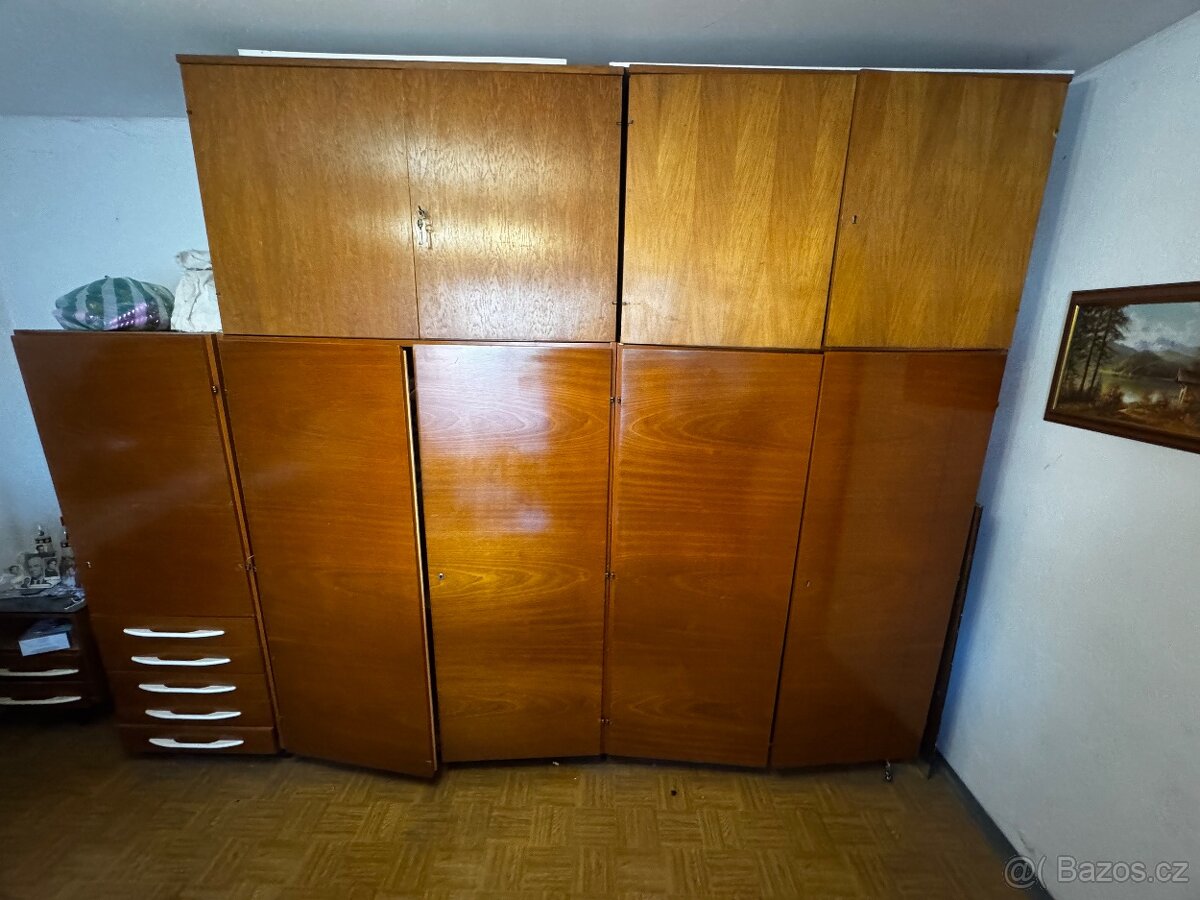Šatní skříně