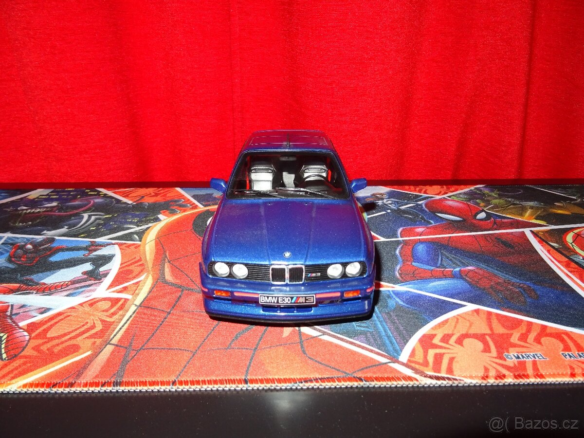 BMW E30 1:18