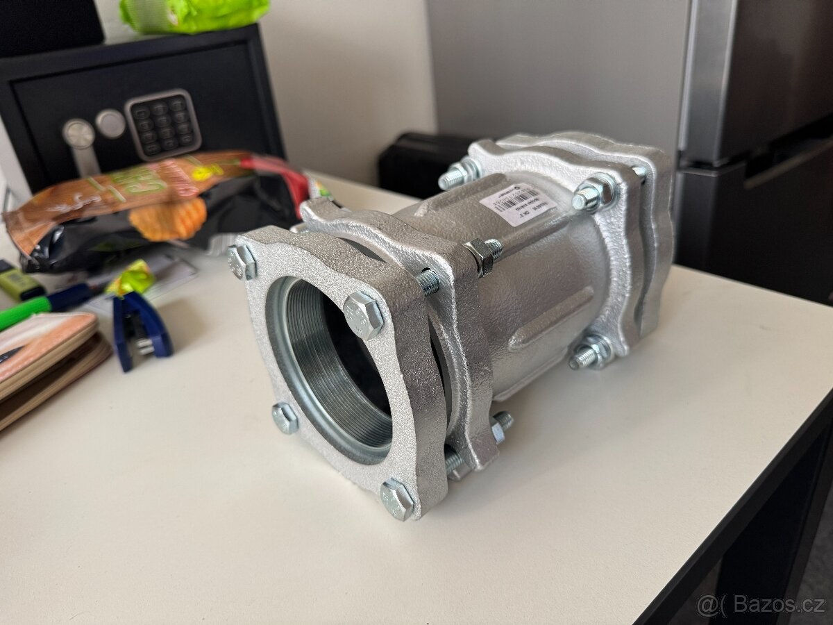 AGAflex Spojka svěrná litinová s přírubami OK 87,5–90,0 mm,
