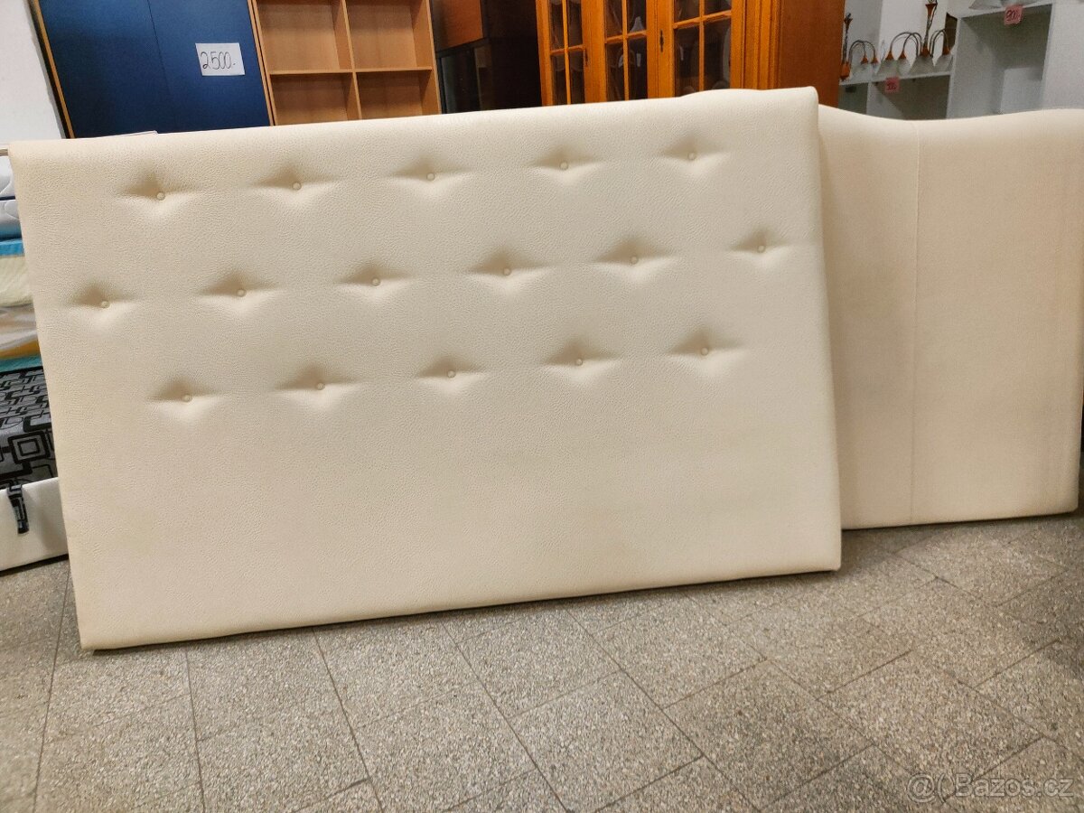 Čela k posteli - dva druhy
