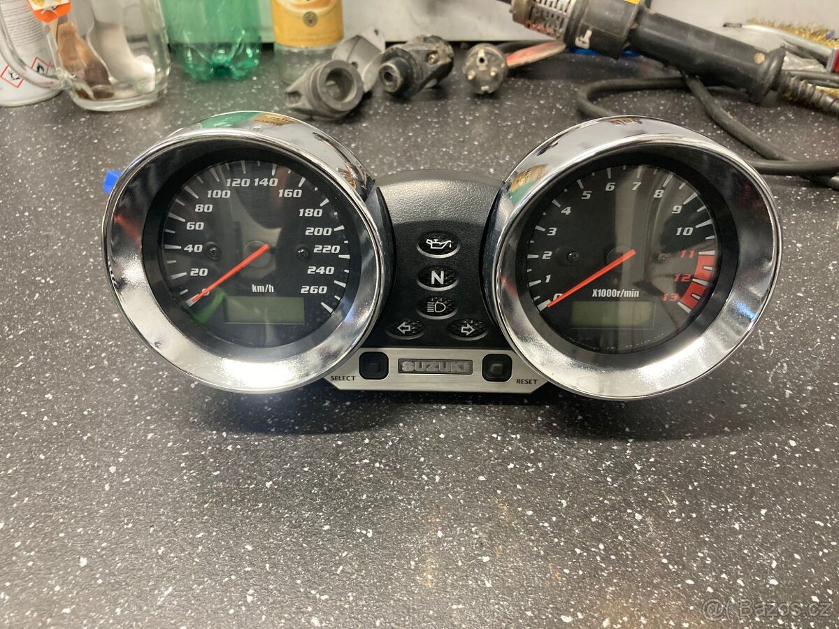Budíky GSF 1200 S bez poškození