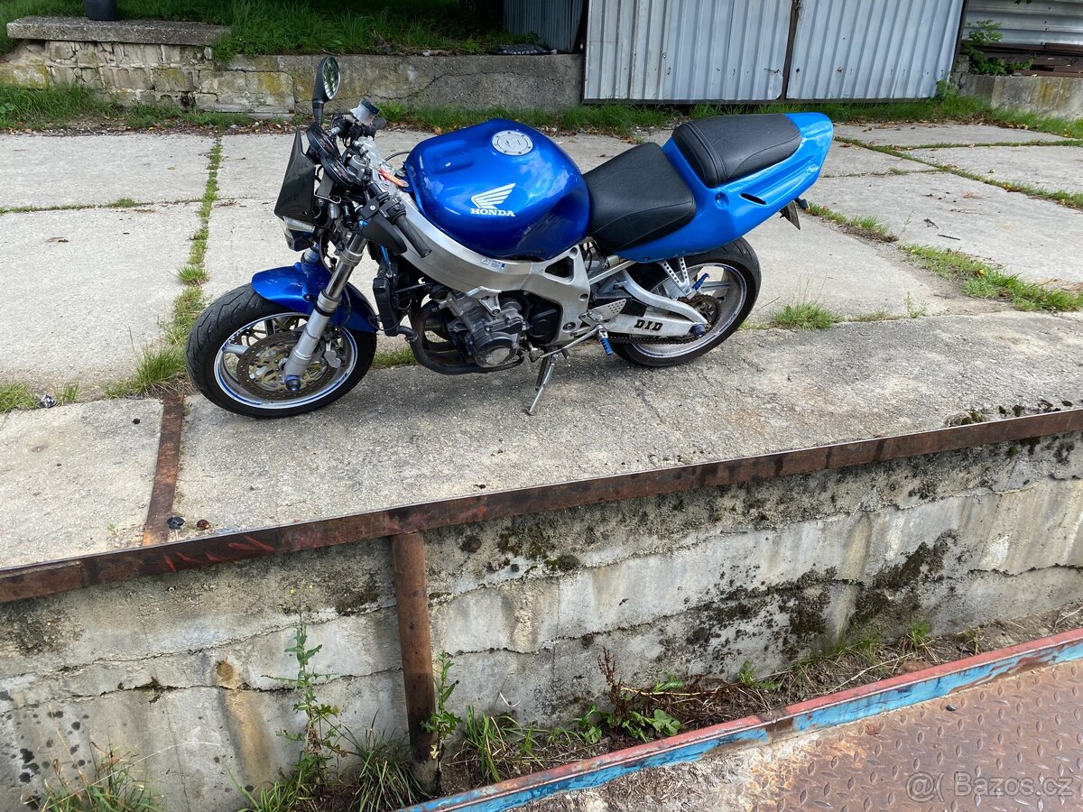 Honda CBR 900RR 25kw v TP