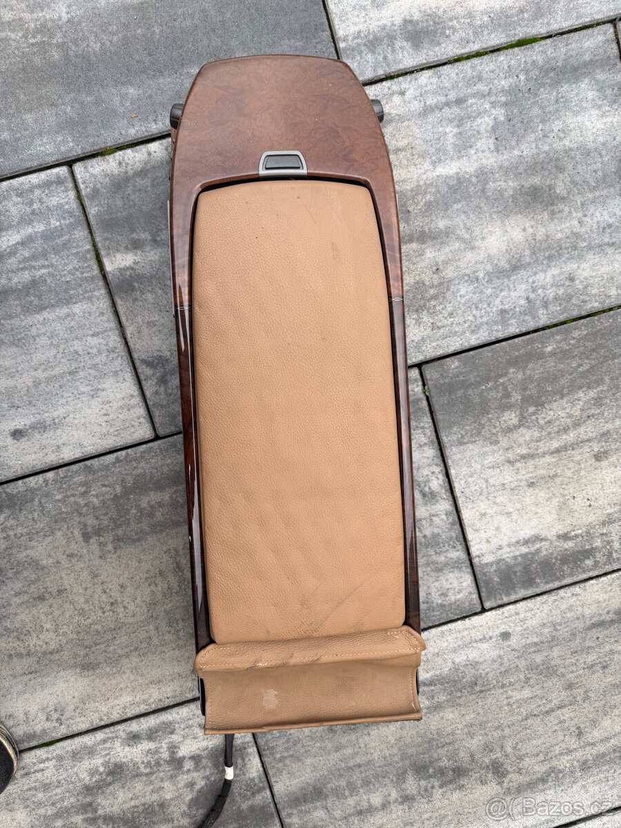 Zadní loketní opěrka BMW e65