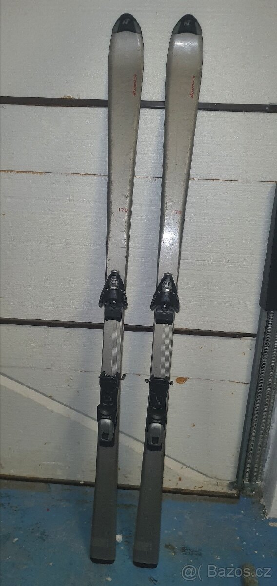 Carvingové Lyže Nordica po servise, délka 170 cm.