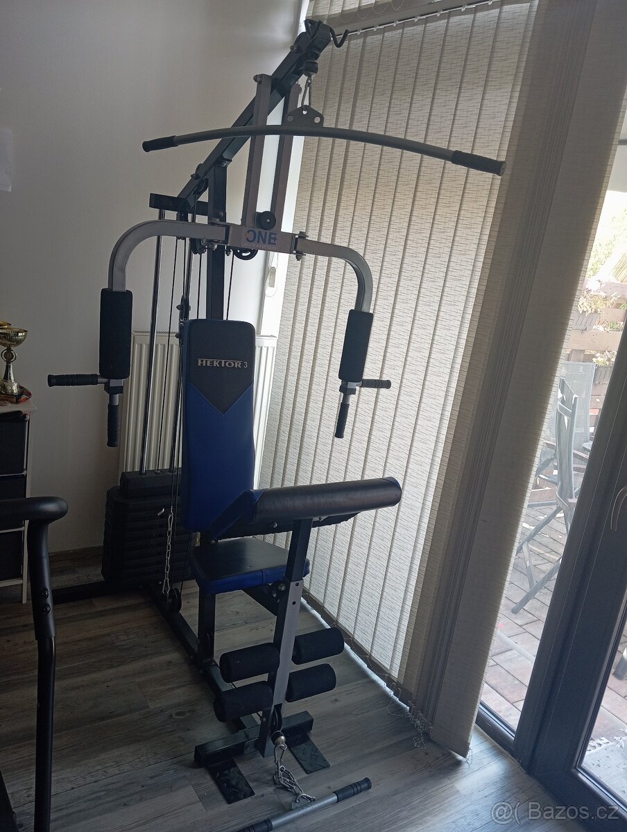 Domácí posilovací věž
