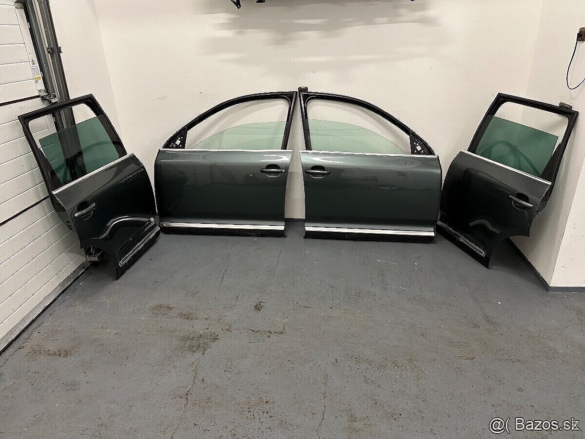 VW Touareg boční dveře