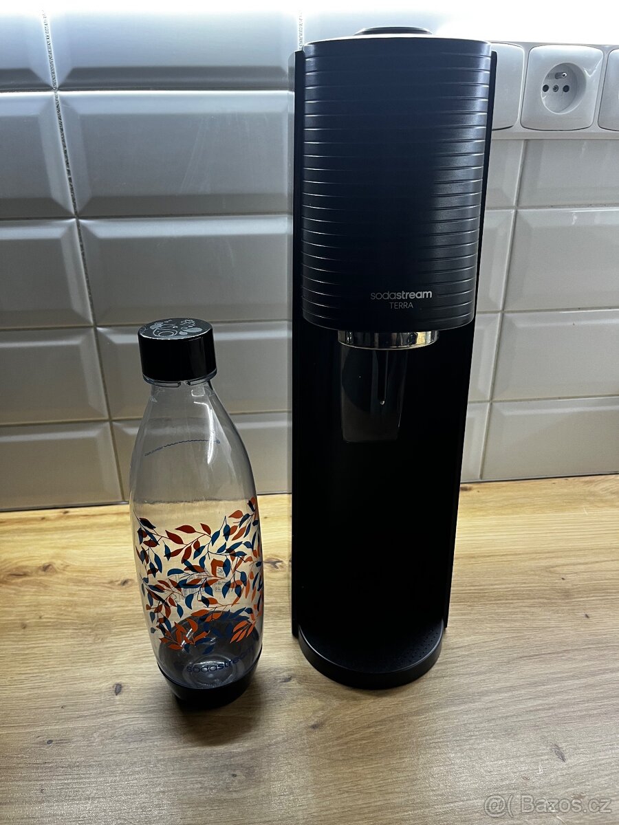 SodaStream Terra Black – perfektní stav + nová bombička