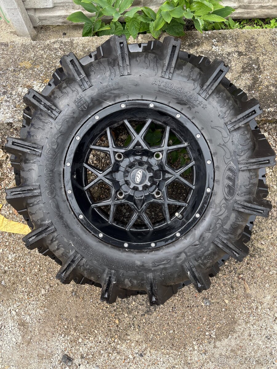 Pneu ITP Cryptid 30x9 R14 a disky ITP R14 rozteč 4x156