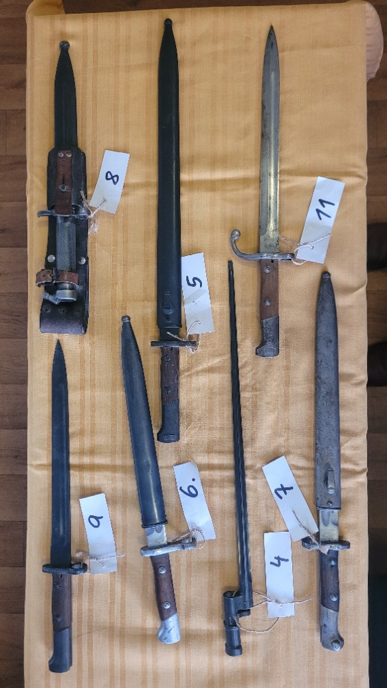 Rozprodám sbírku bodáků