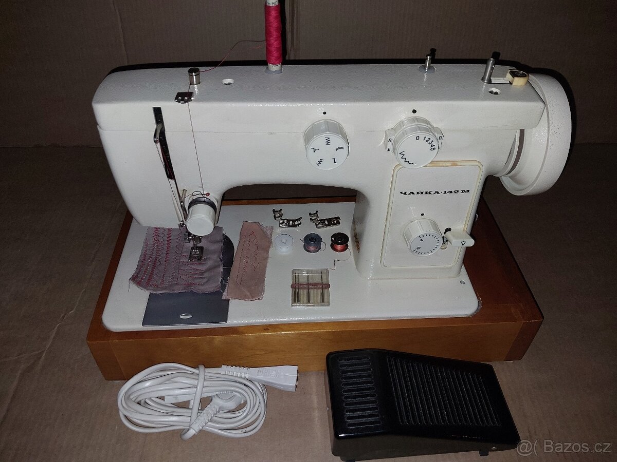 Šicí stroj - šije i kůži