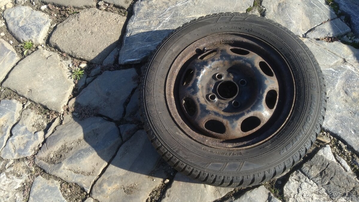 zimní pneu 155 70 13 +DISKY 4x100 na ŠKODA VW SEAT