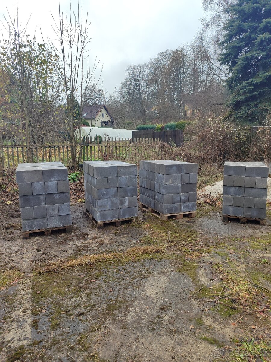 Plotové tvárnice Liapor R195. 240ks.