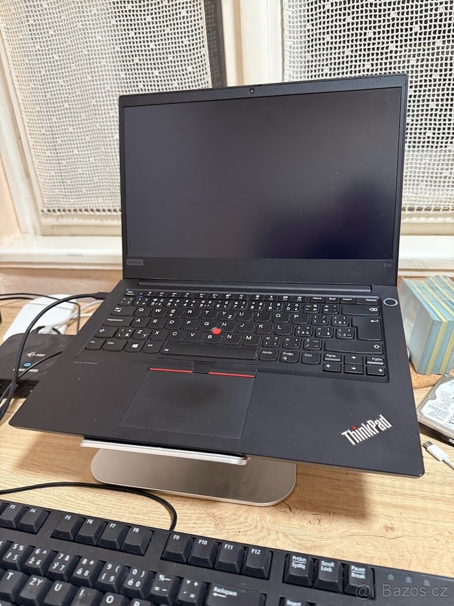 Prodám Lenovo ThinkPad E14 – Spolehlivý parťák s Windows 11