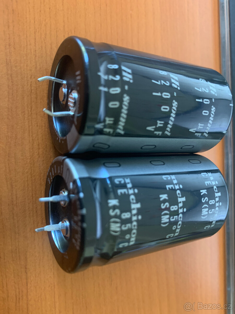 8200 uF/71V - NichFitrační kondenzátory do zesilovačů 2ks