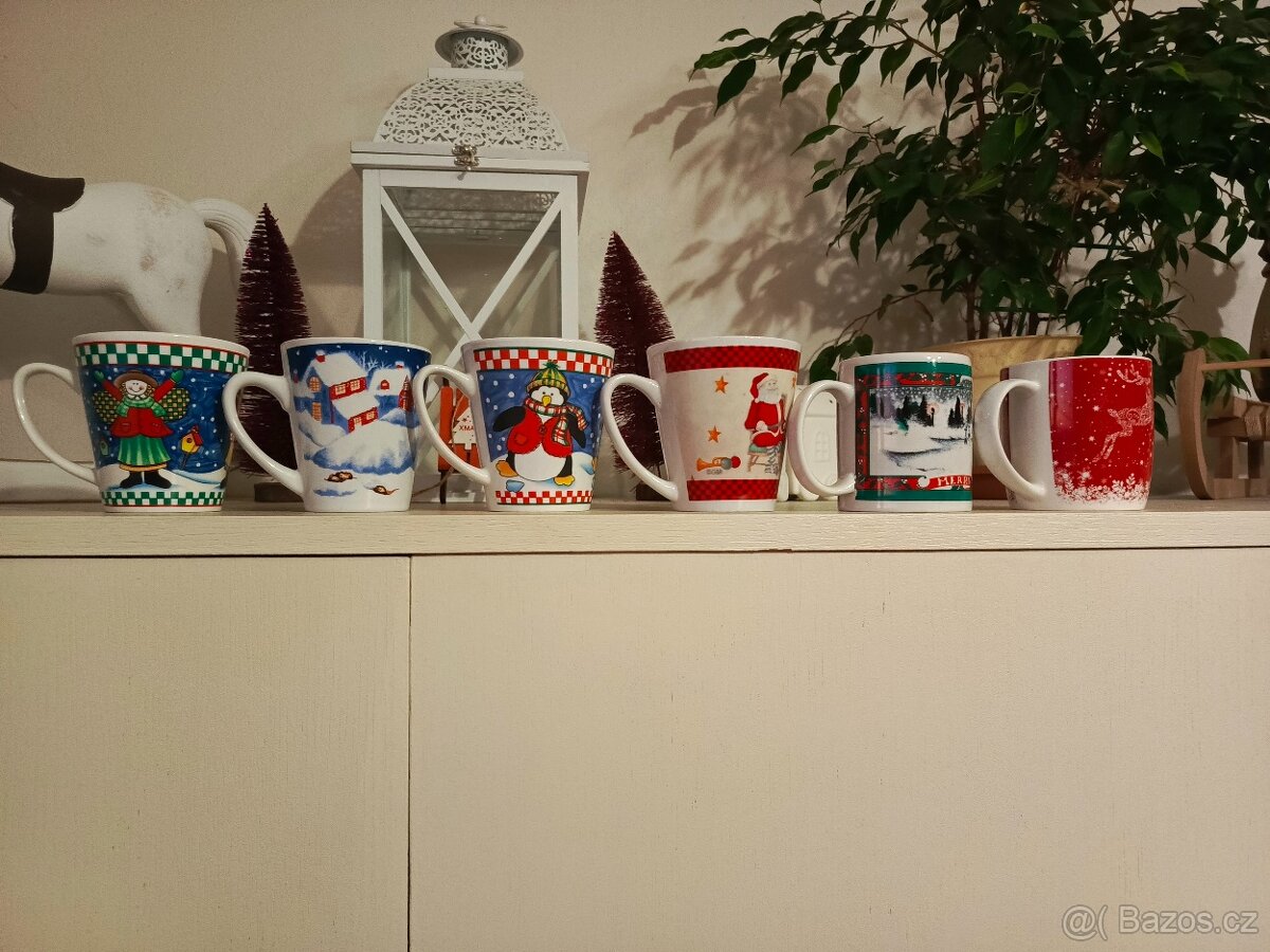 Hrnky s vánočním motivem