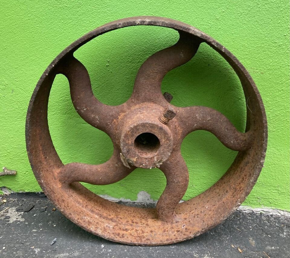 řemenice transmise setrvačník litinové kolo