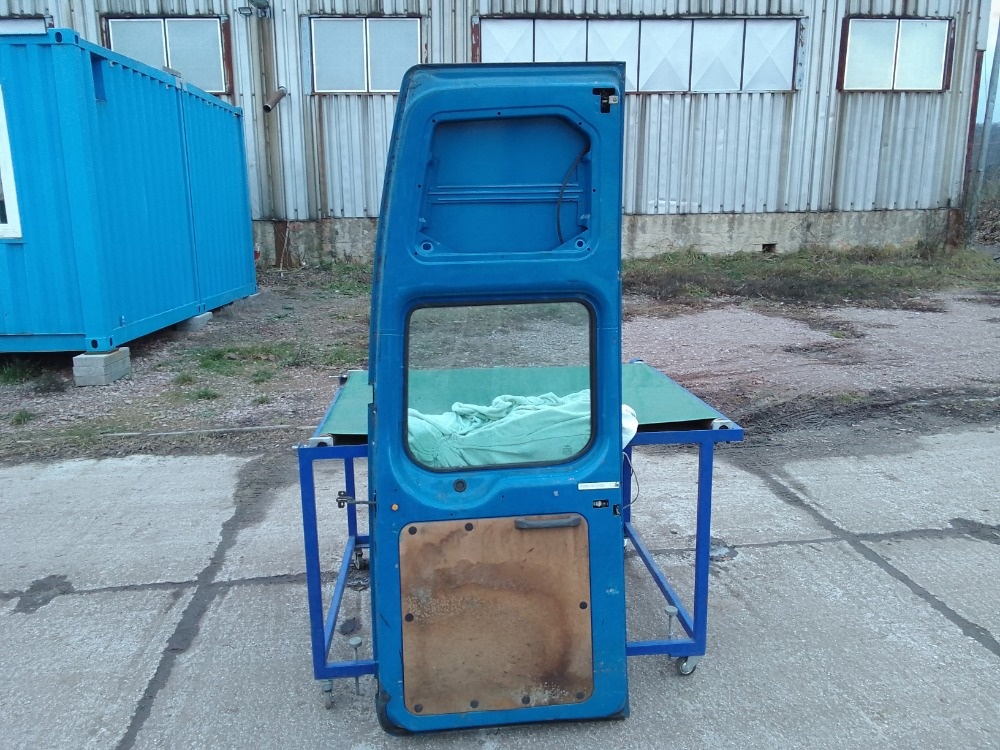 Zadní prosklené dveře na Ford Transit 1