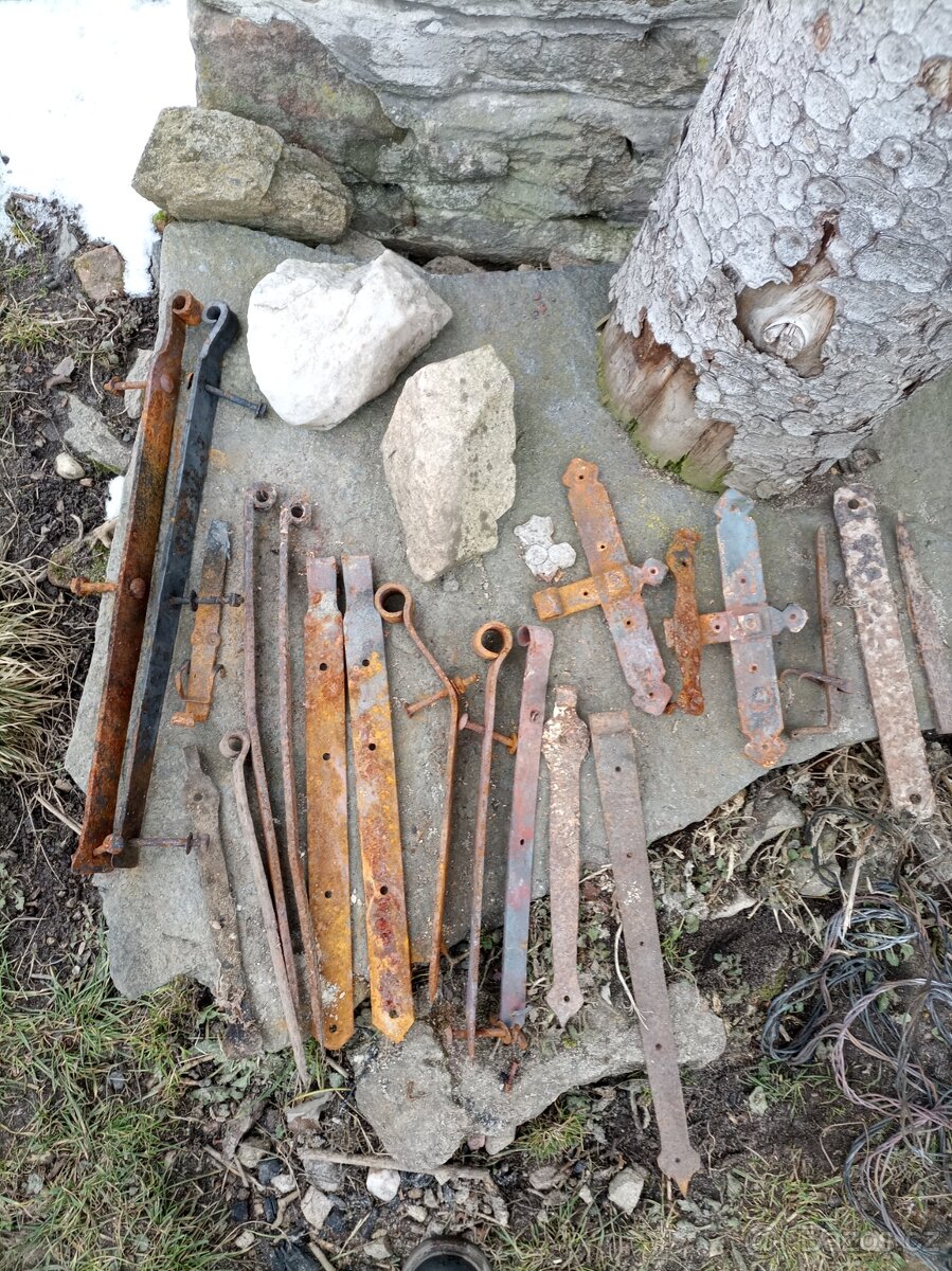 Kování ke starým vratům