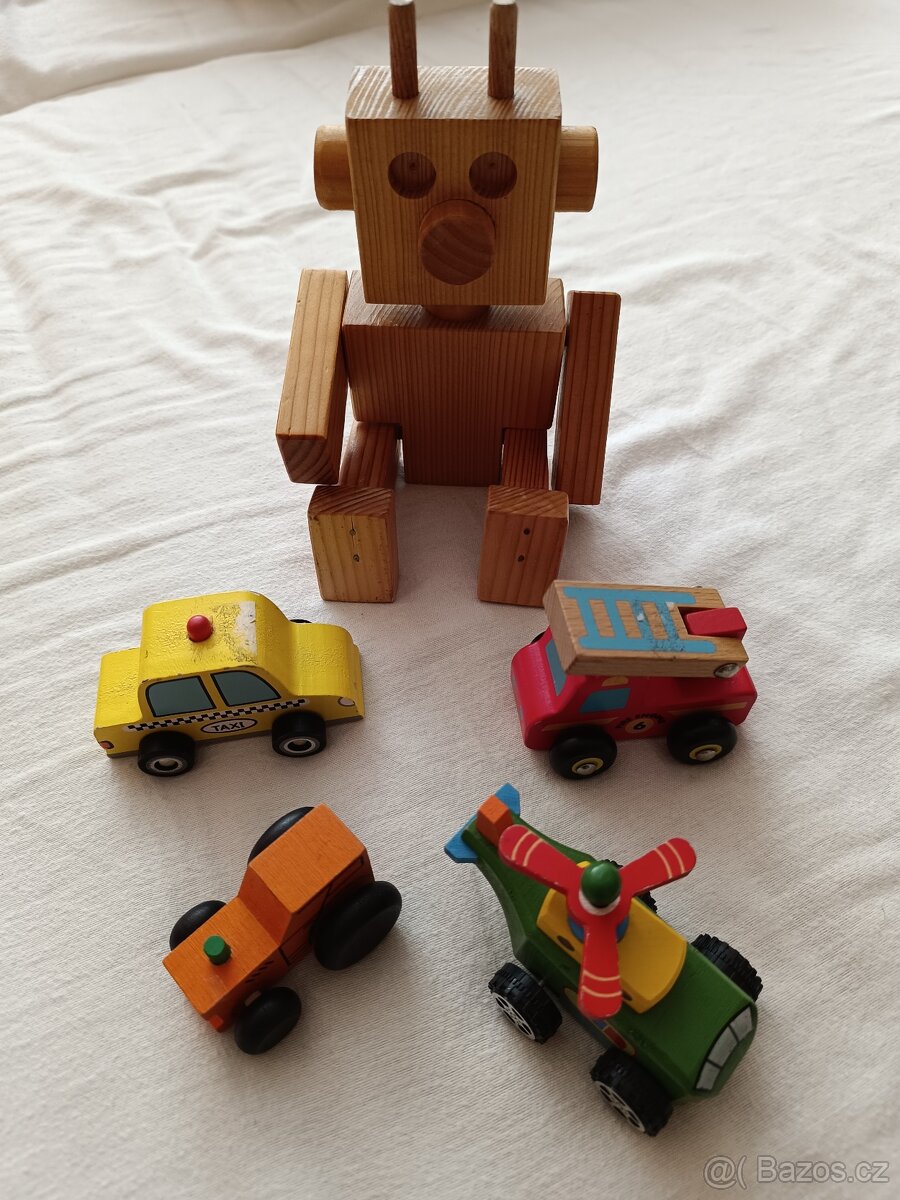 Dřevěné hračky, auta