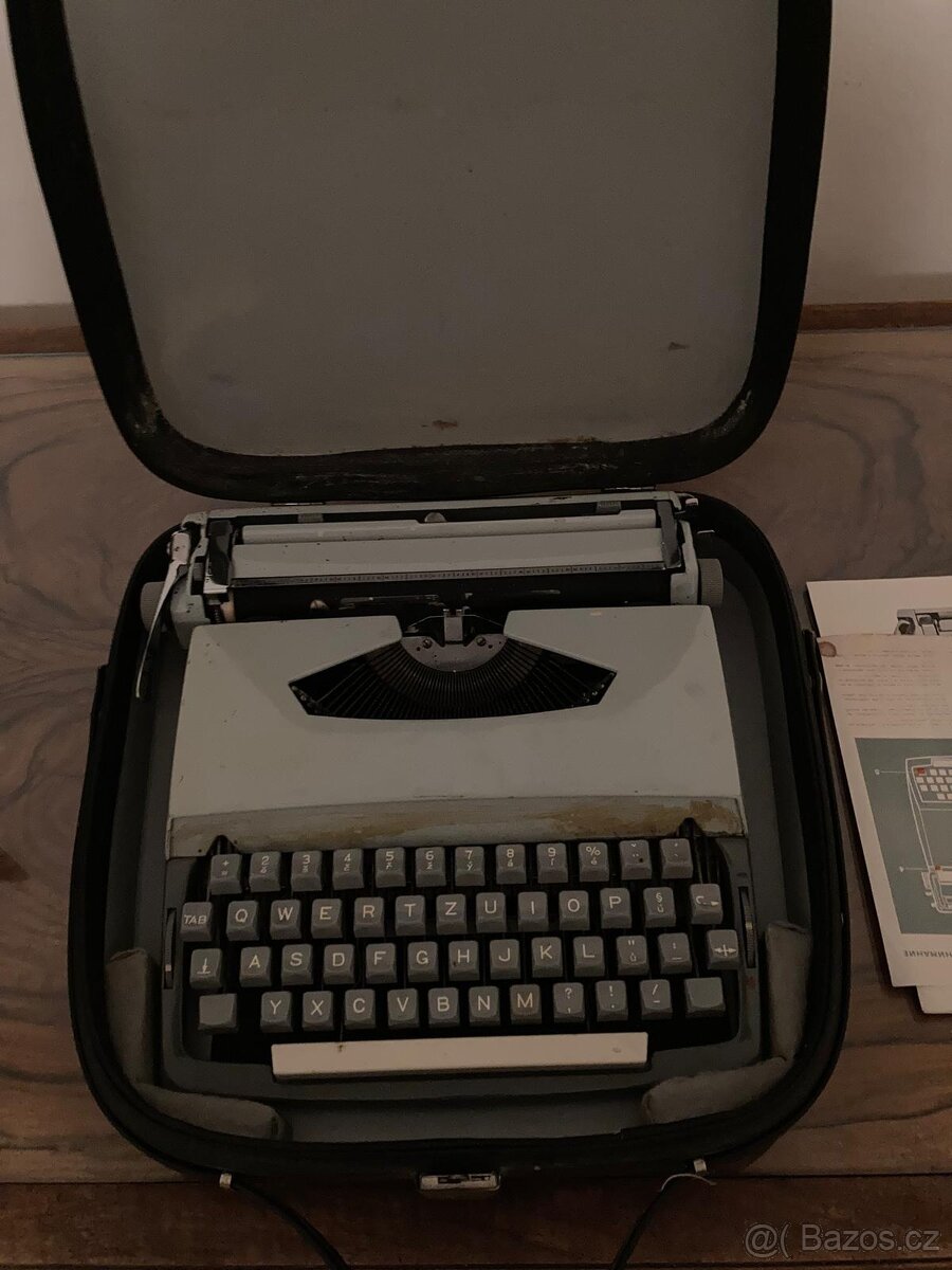 Psací stroj Consul 231.3