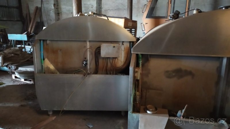 Chladící tank na mléko, 5 000 litrů a 3 000 litrů