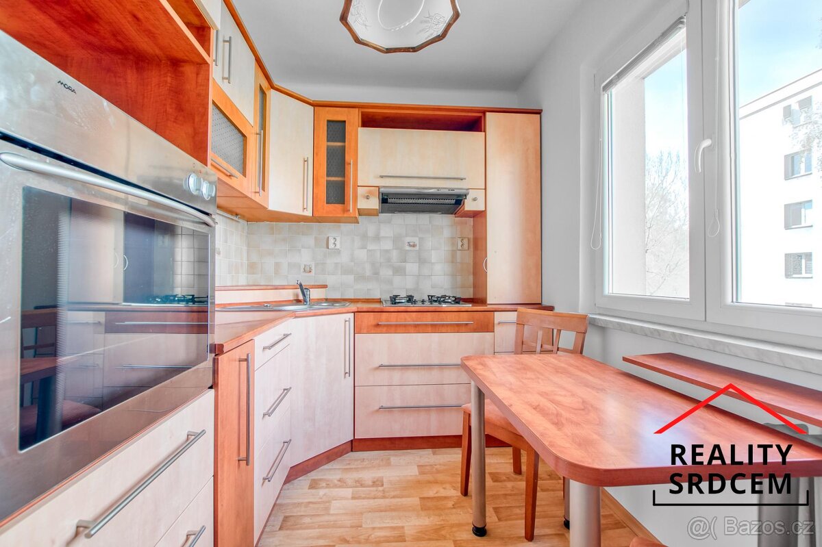 Pronájem bytu v os. vl. 2+1+lodžie/55 m2 na ul. Borovského,