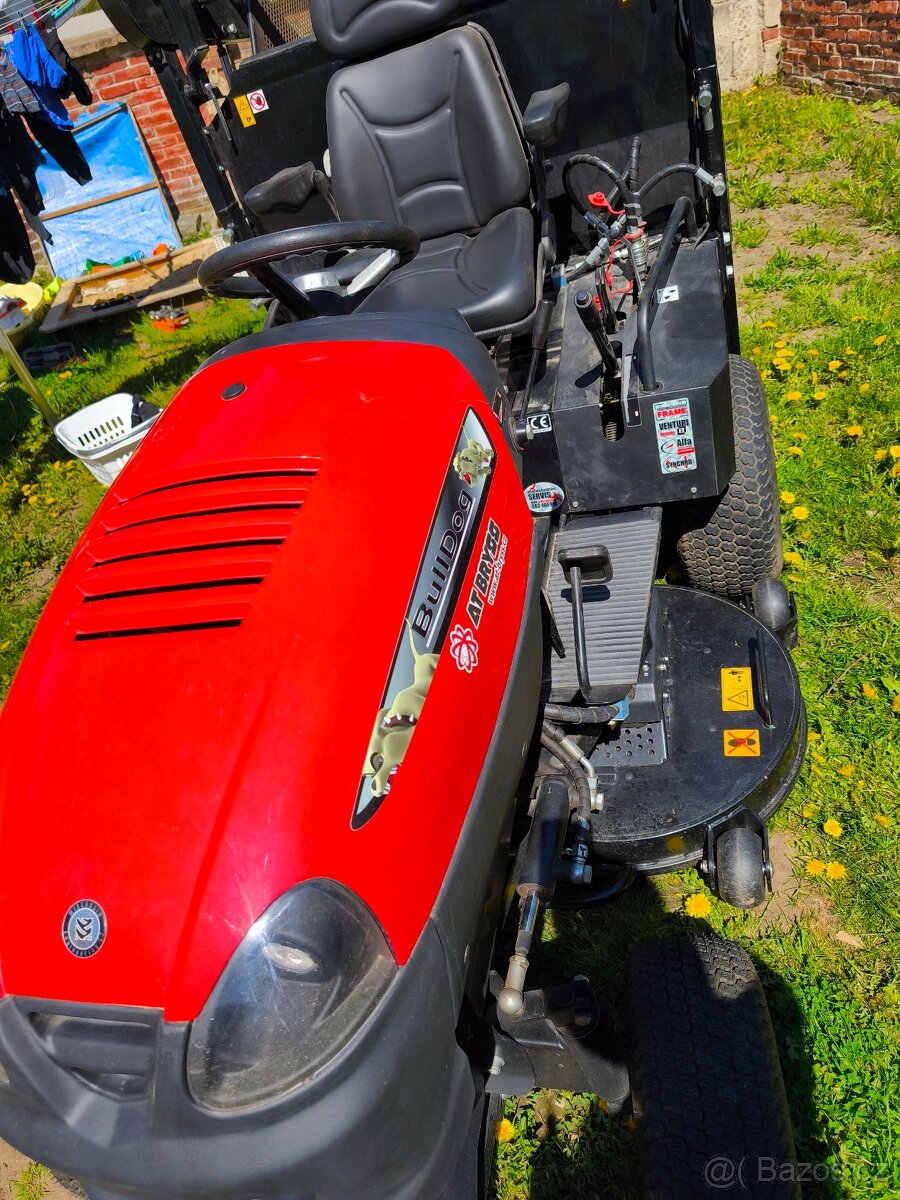 Komunální sekačka BULLDOG W3674 70 motohodin