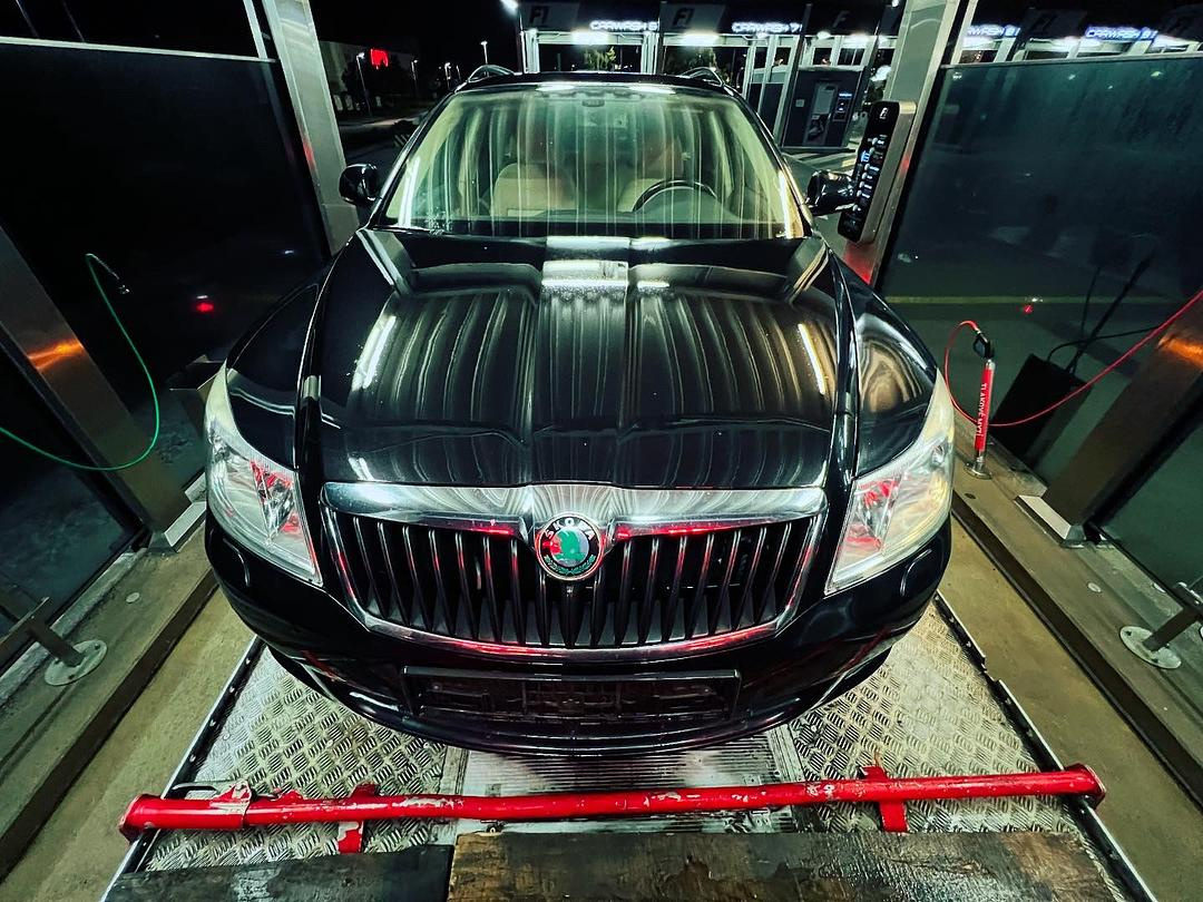 Vůz na náhradní díly Škoda Octavia 2 FL kombi CDAA NMY LF9R