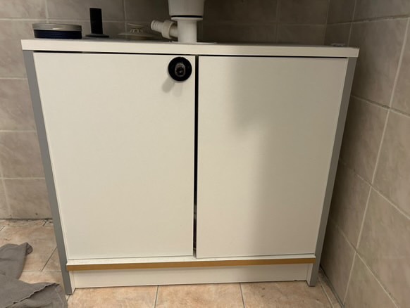 Skříňka pod umyvadlo