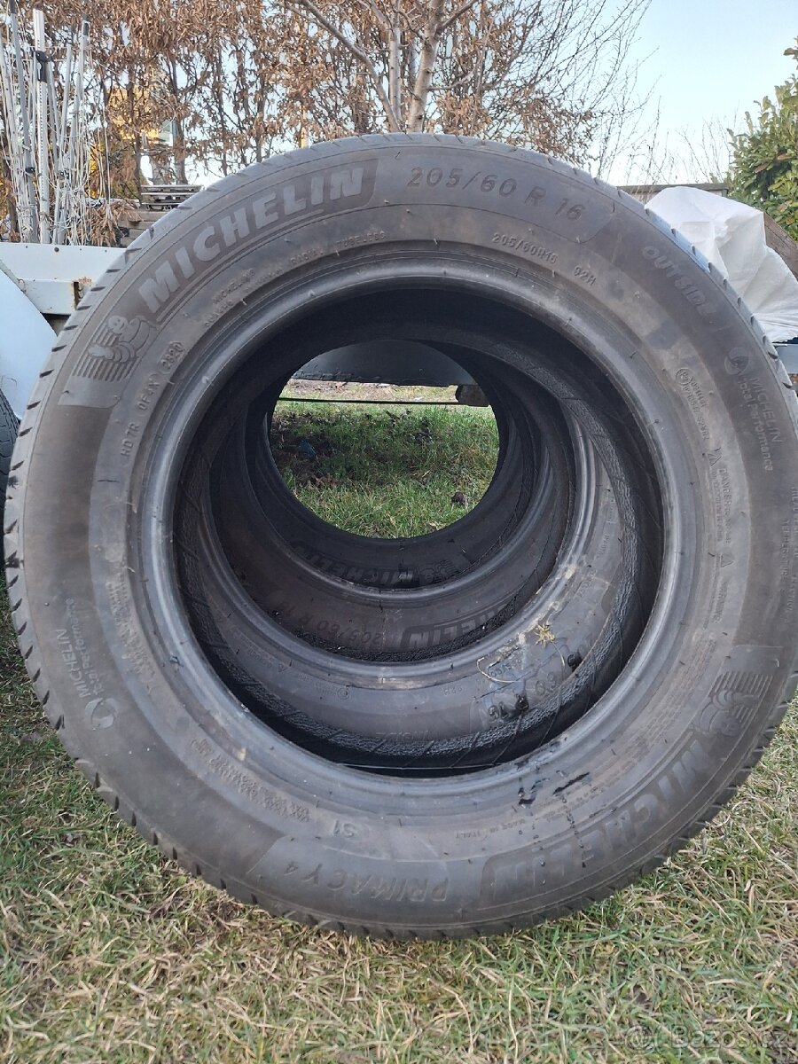 Prodám 205/60 r16 Michelin Primacy 4.