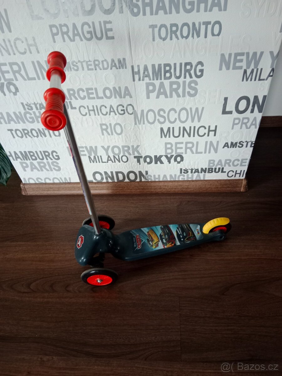 Koloběžka Cars