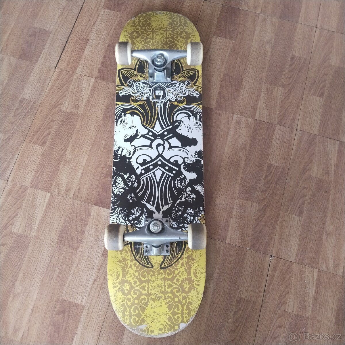 Skateboard.