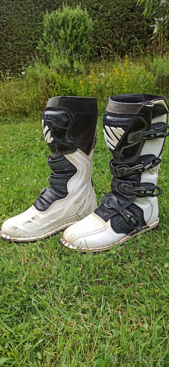 Motokrosové boty
