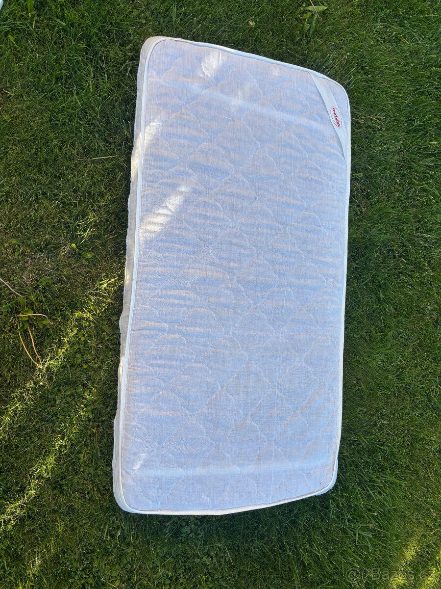 postýlka Ikea krásná zachovalá