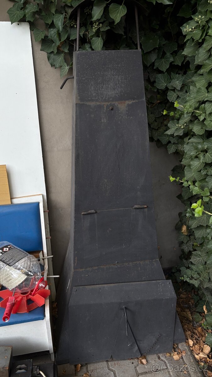 Udírna / komín plechová zahradní