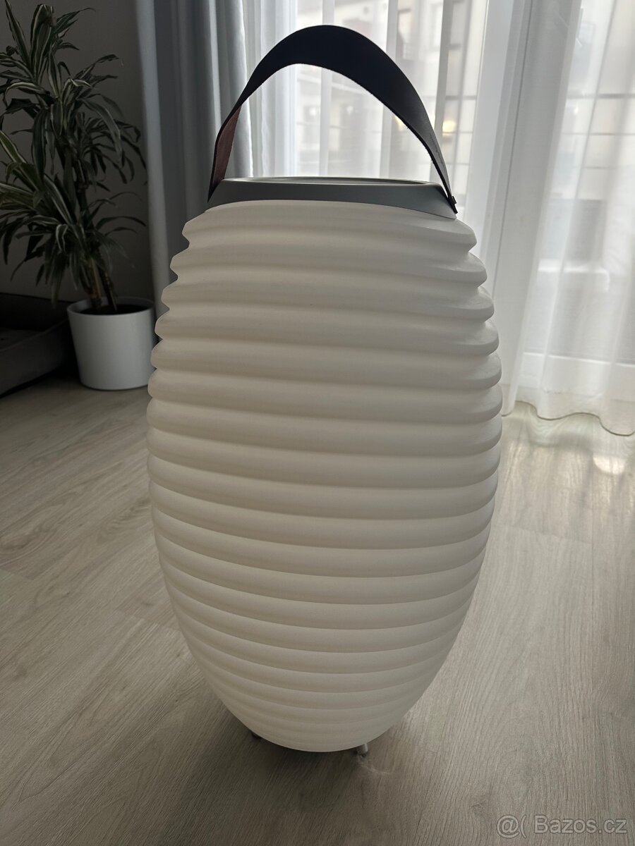 LED lampa s reproduktorem a úložným prostorem Kooduu Synergy