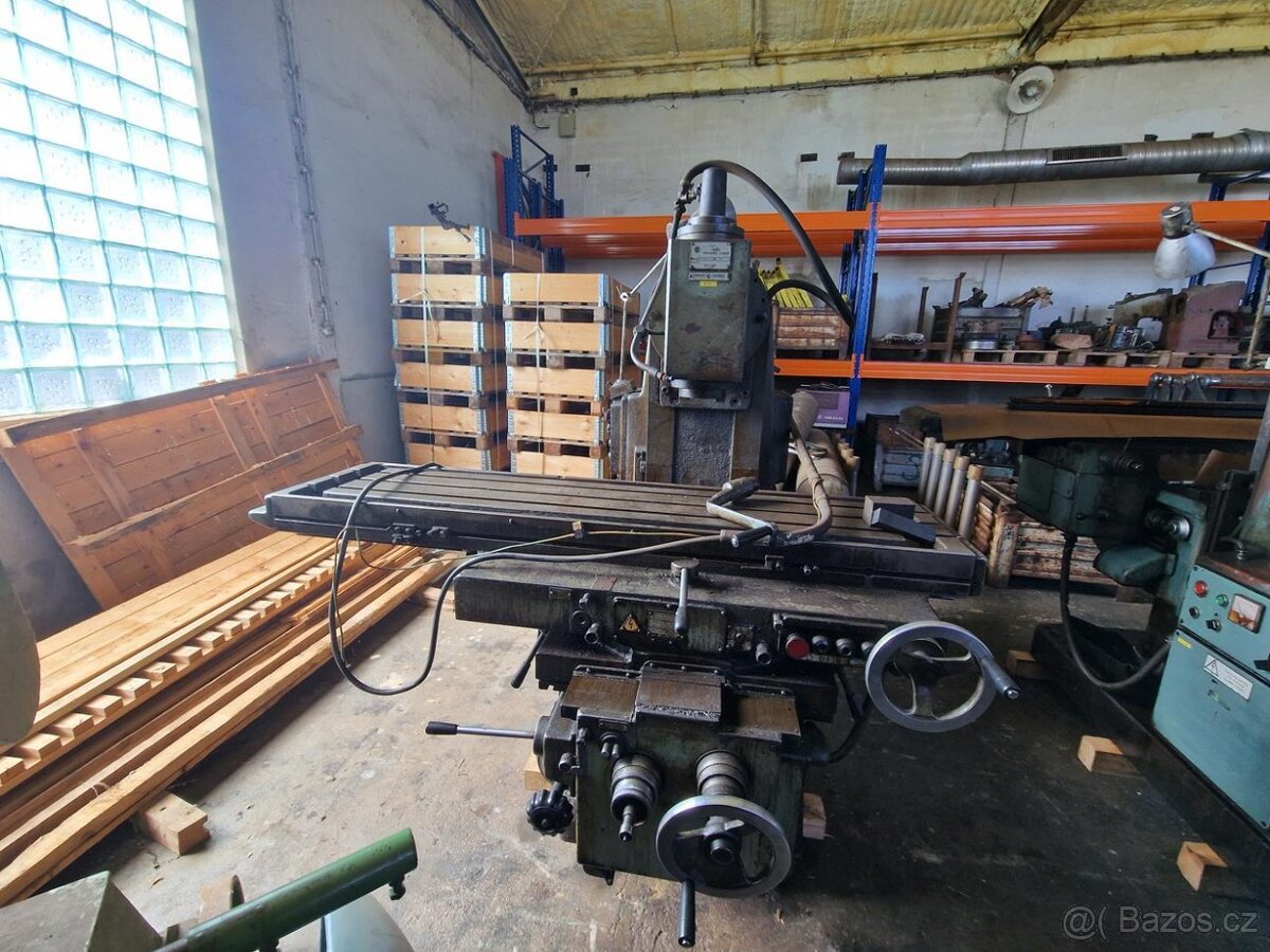 Univerzální frézka STANKO 6P83