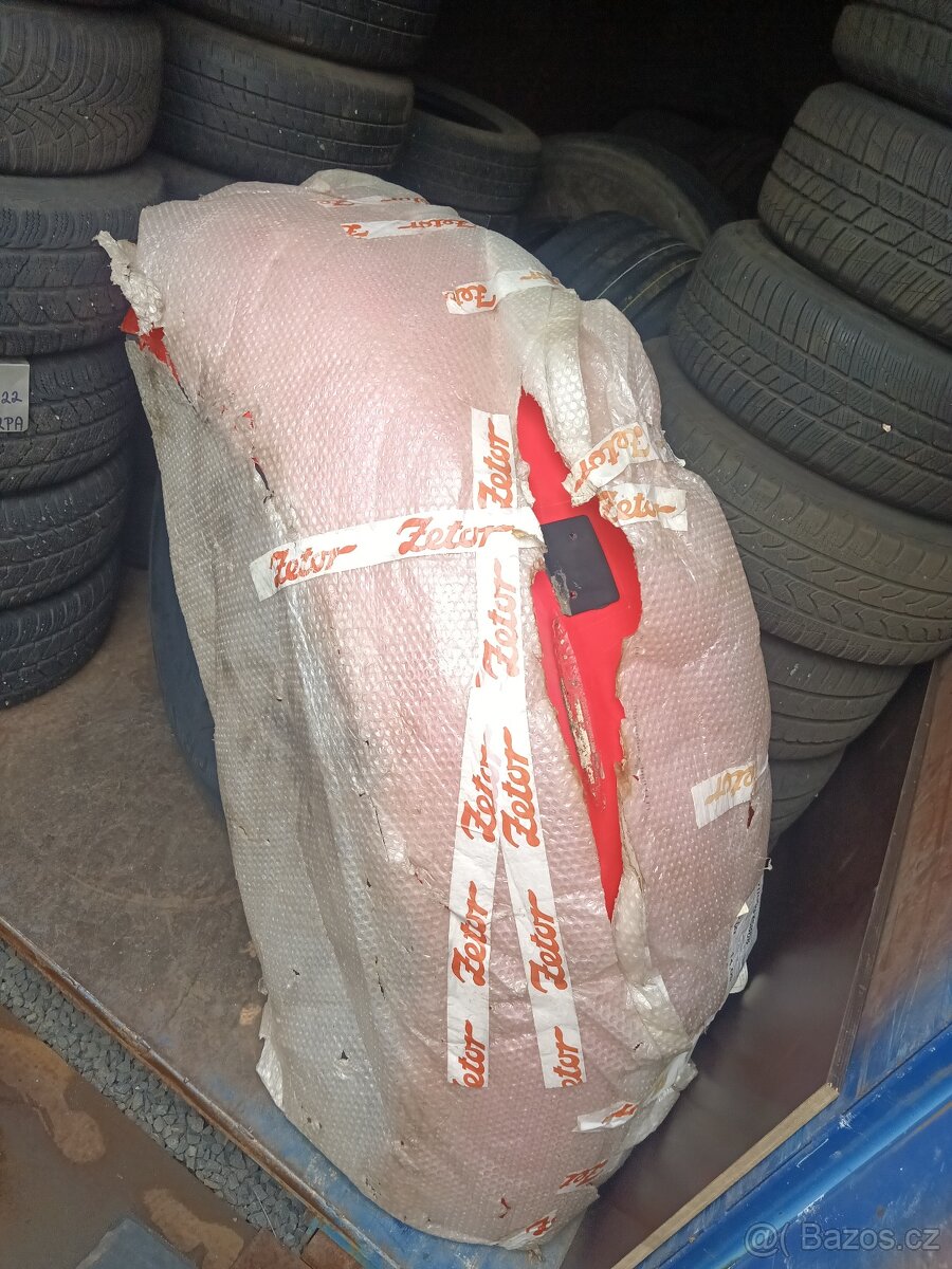 Prodám levý zadní blatník na Zetor Proxima