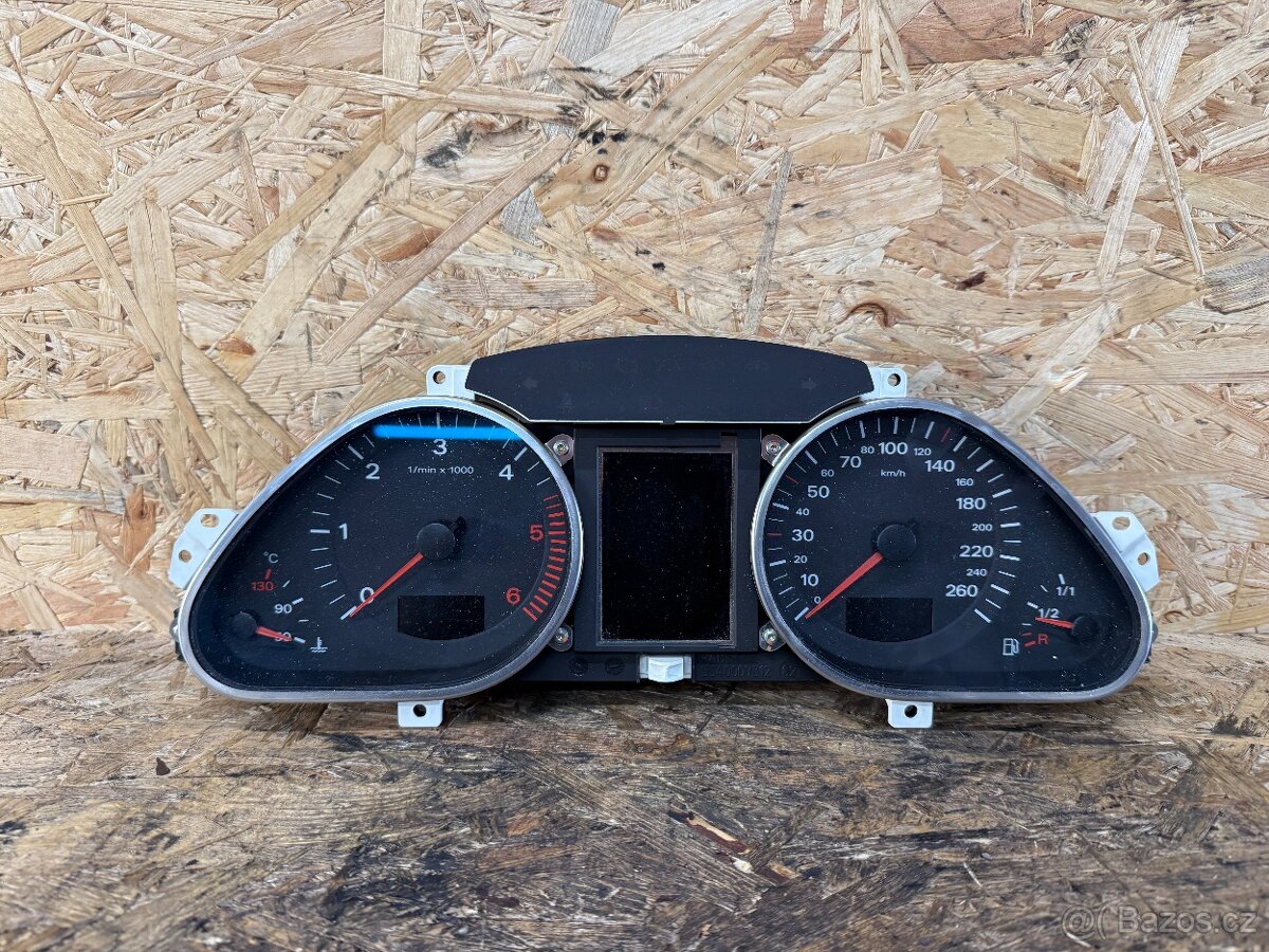 PŘÍSTROJOVÁ DESKA AUDI A6 4F 3.0 TDI 171KW AUTOMAT