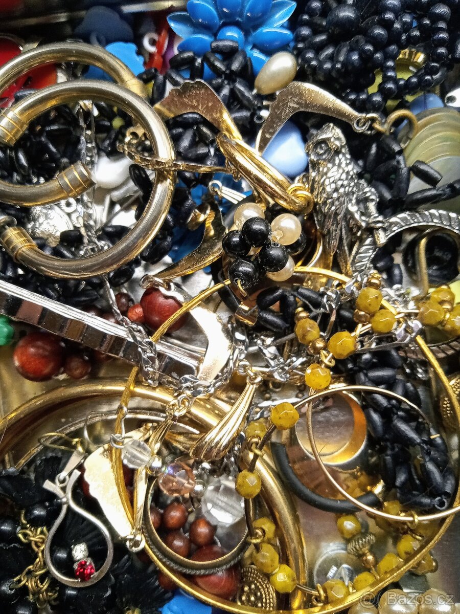 Konvolut retro bižuterie