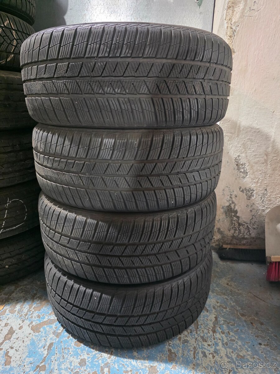 235/50/19 Zimní pneumatiky Barum Polaris 5