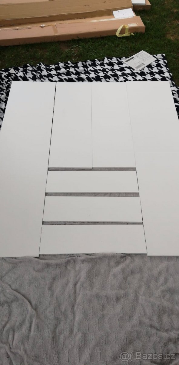 bila satni Skrin 180x154x55cm 4 Dverova 3 Supliky