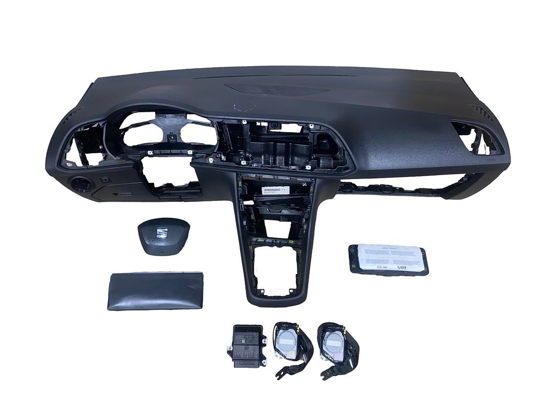 Palubní deska 5F1857005E černá TPI Seat Leon 5F ST r.v. 2017