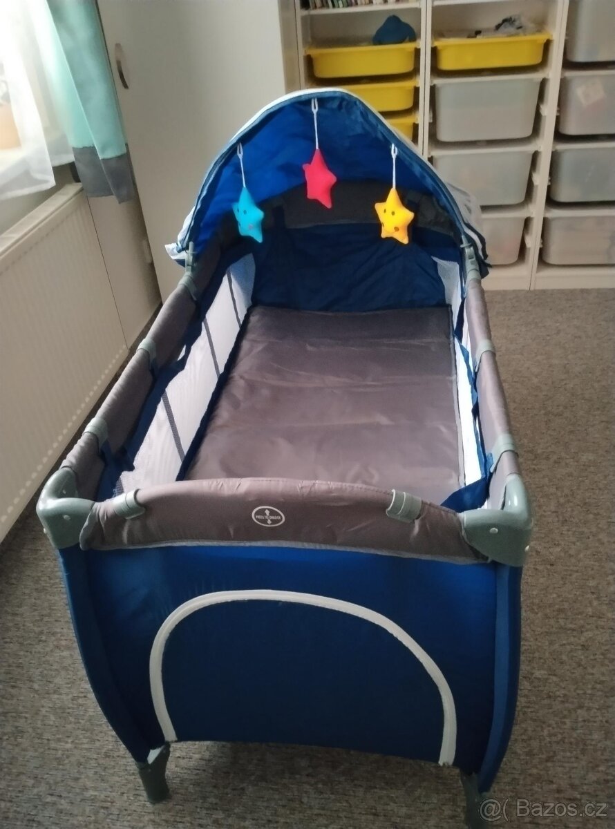 Cestovní postýlka