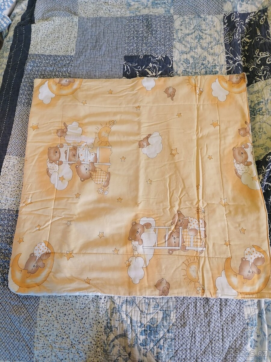 Zavinovačka s motivy medvídků