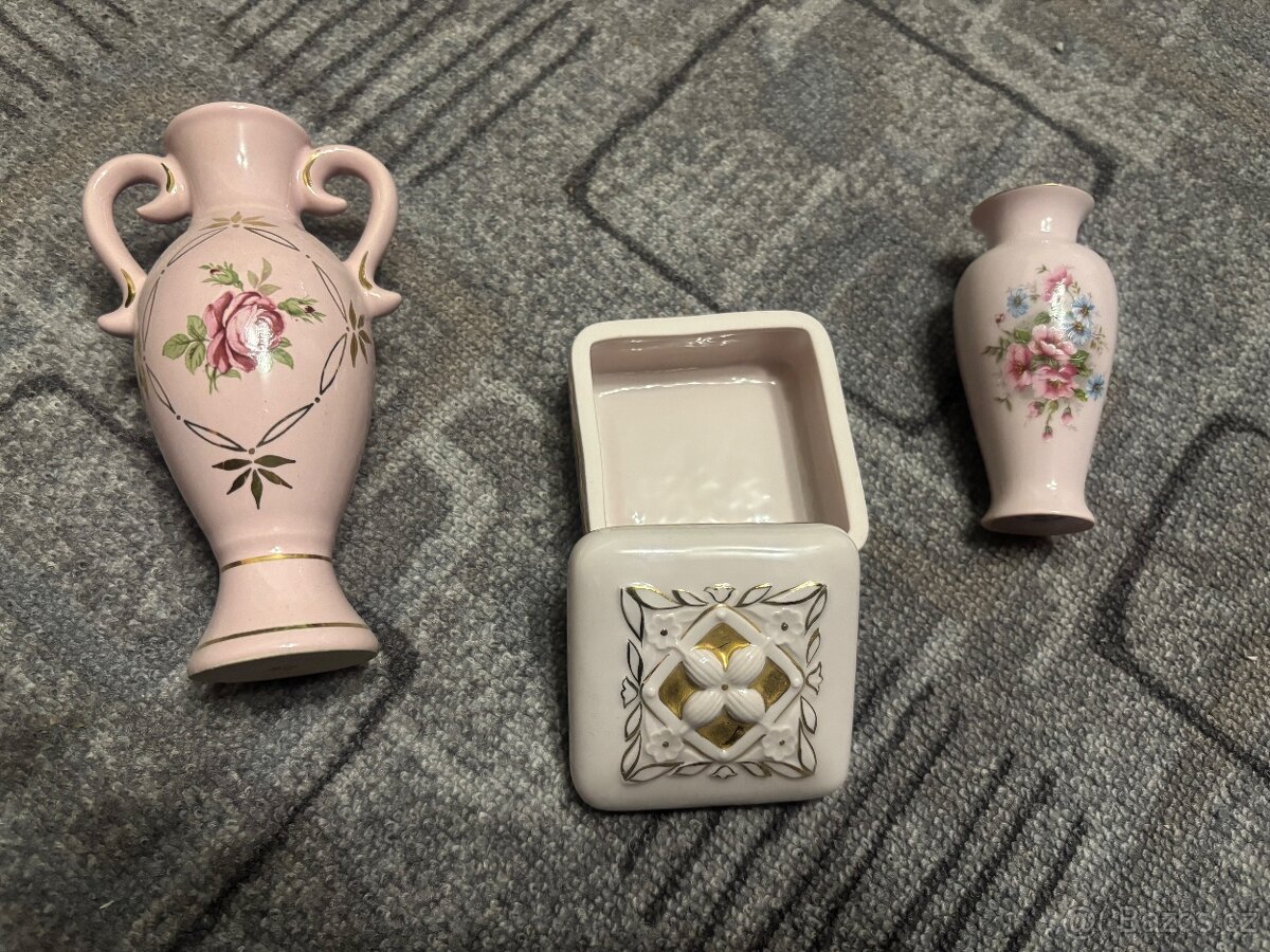 Miniatury z porcelánu - vázičky a šperkovnice