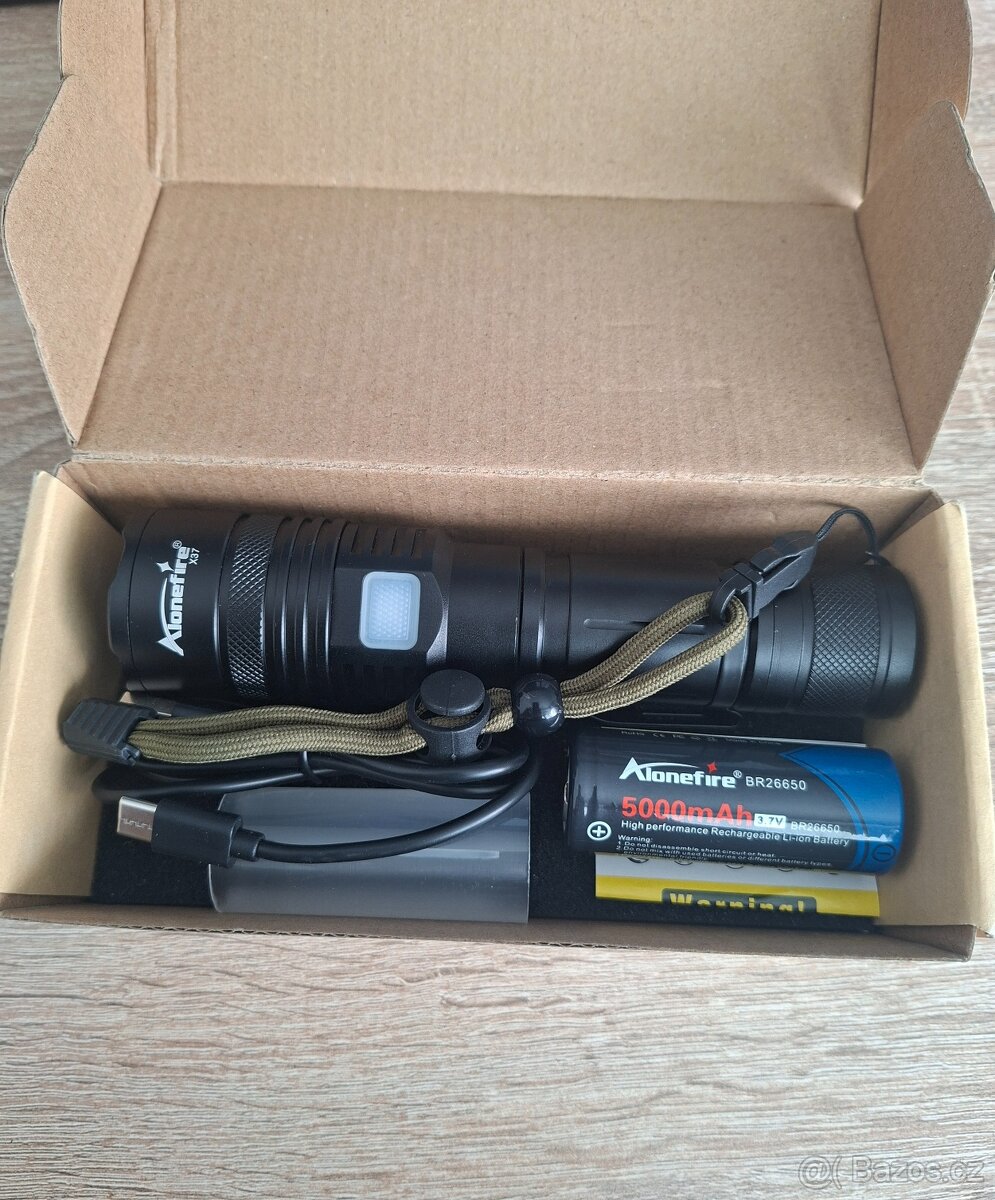 Led svítilna, baterka dobíjecí. (nepoužité)