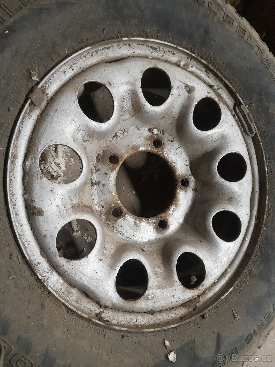 Kola Suzuki Samurai Vitara